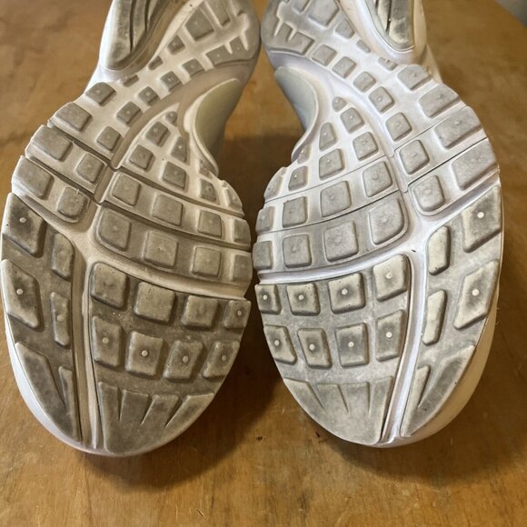 NIKE Presto (GS) Triple White Running Shoe MEN'S SIZE: 7Y (833875-100) - Picture 9 of 10